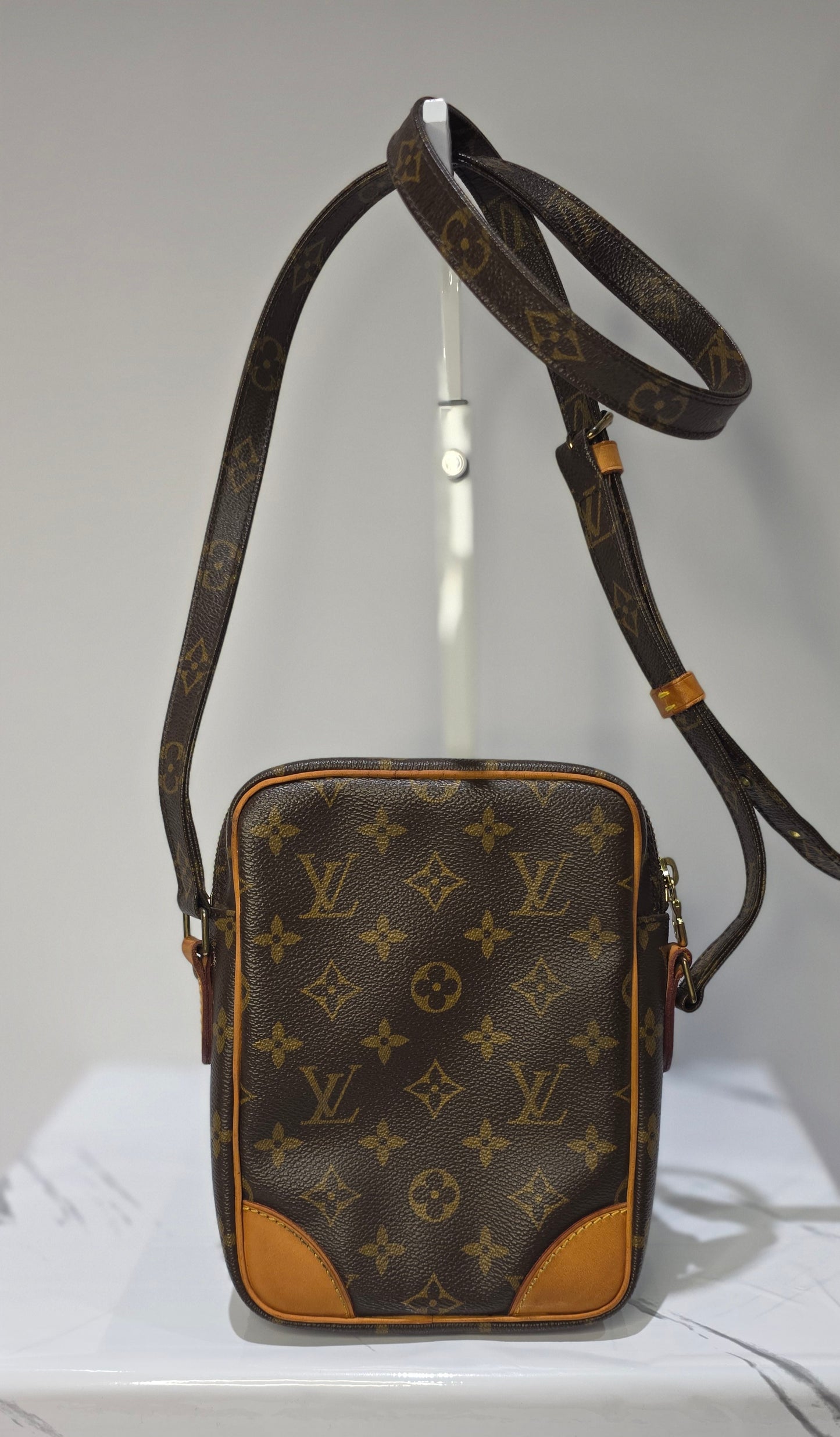 Pre-owned Louis Vuitton Monogram Amazone Crossbody Bag