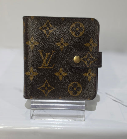 Pre- Owned Louis Vuitton Monogram Compact Wallet