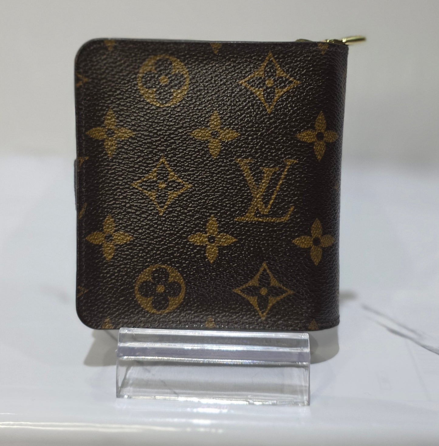 Pre- Owned Louis Vuitton Monogram Compact Wallet