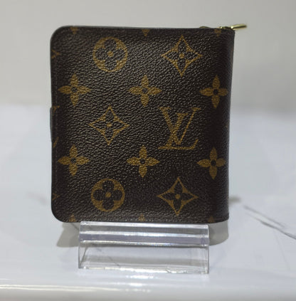 Pre- Owned Louis Vuitton Monogram Compact Wallet