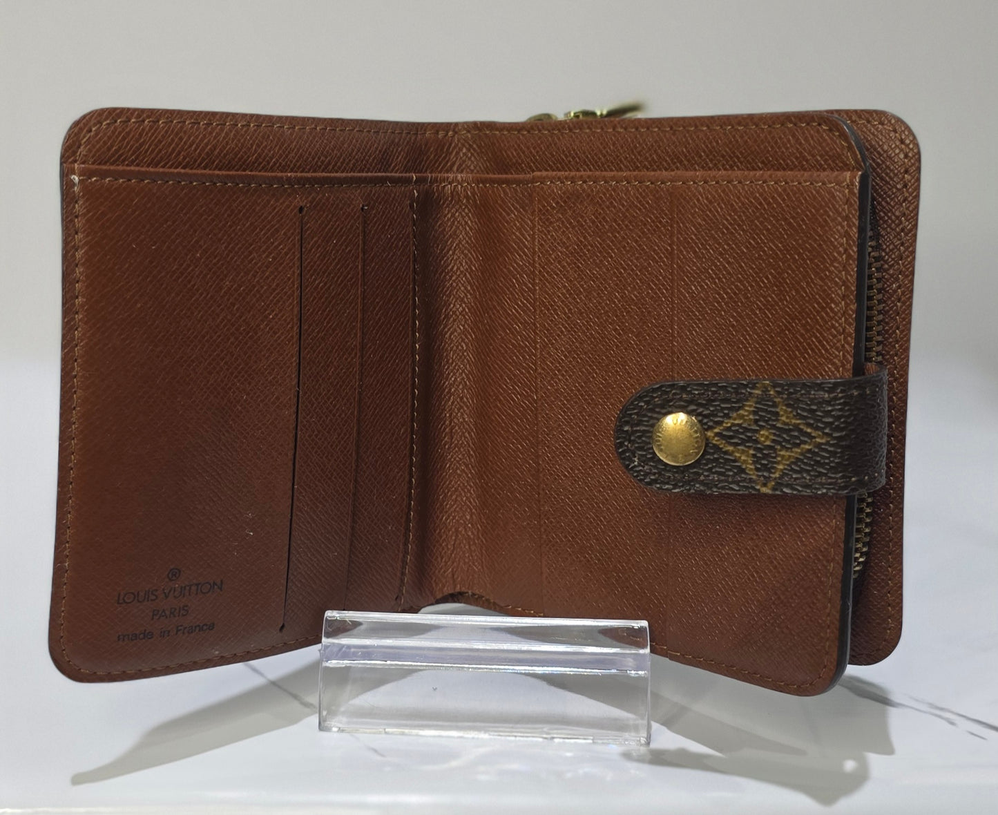 Pre- Owned Louis Vuitton Monogram Compact Wallet